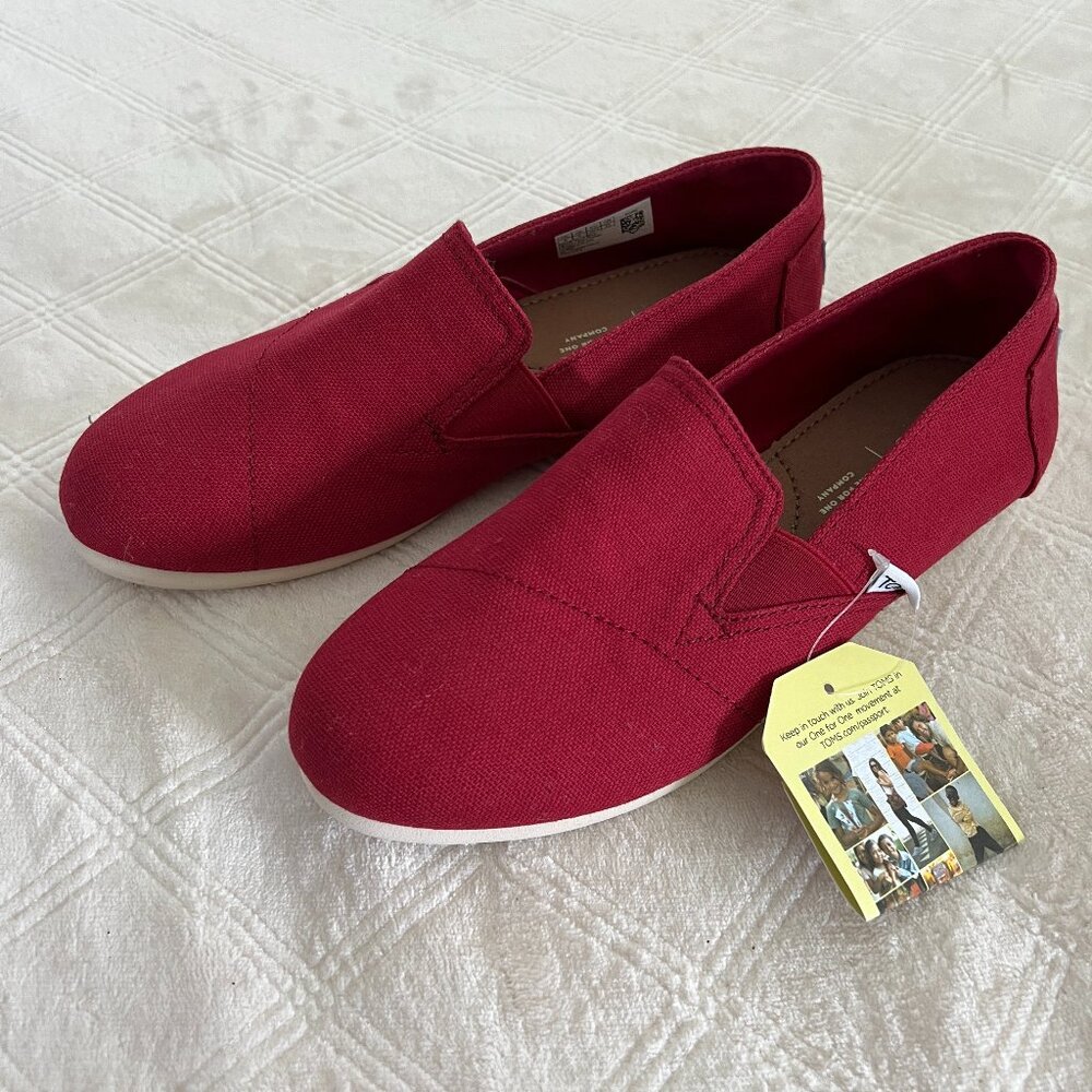 NWT  TOMS Alpargata Classic Red Size 8